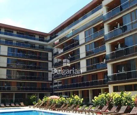 в комплекс до плажа Апартамент Поморие